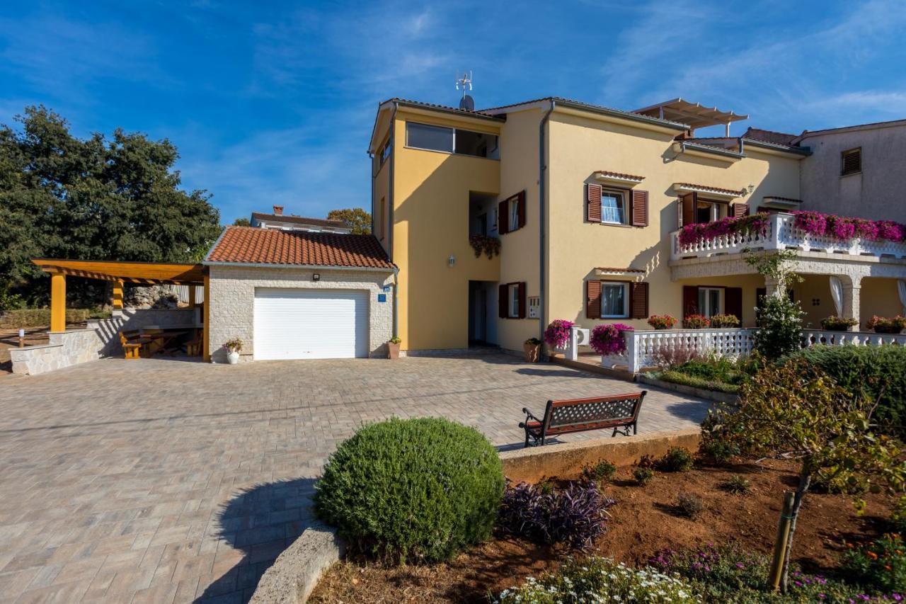 Apartmani Sandra Malinska Sveti Vid-Miholjice Zewnętrze zdjęcie