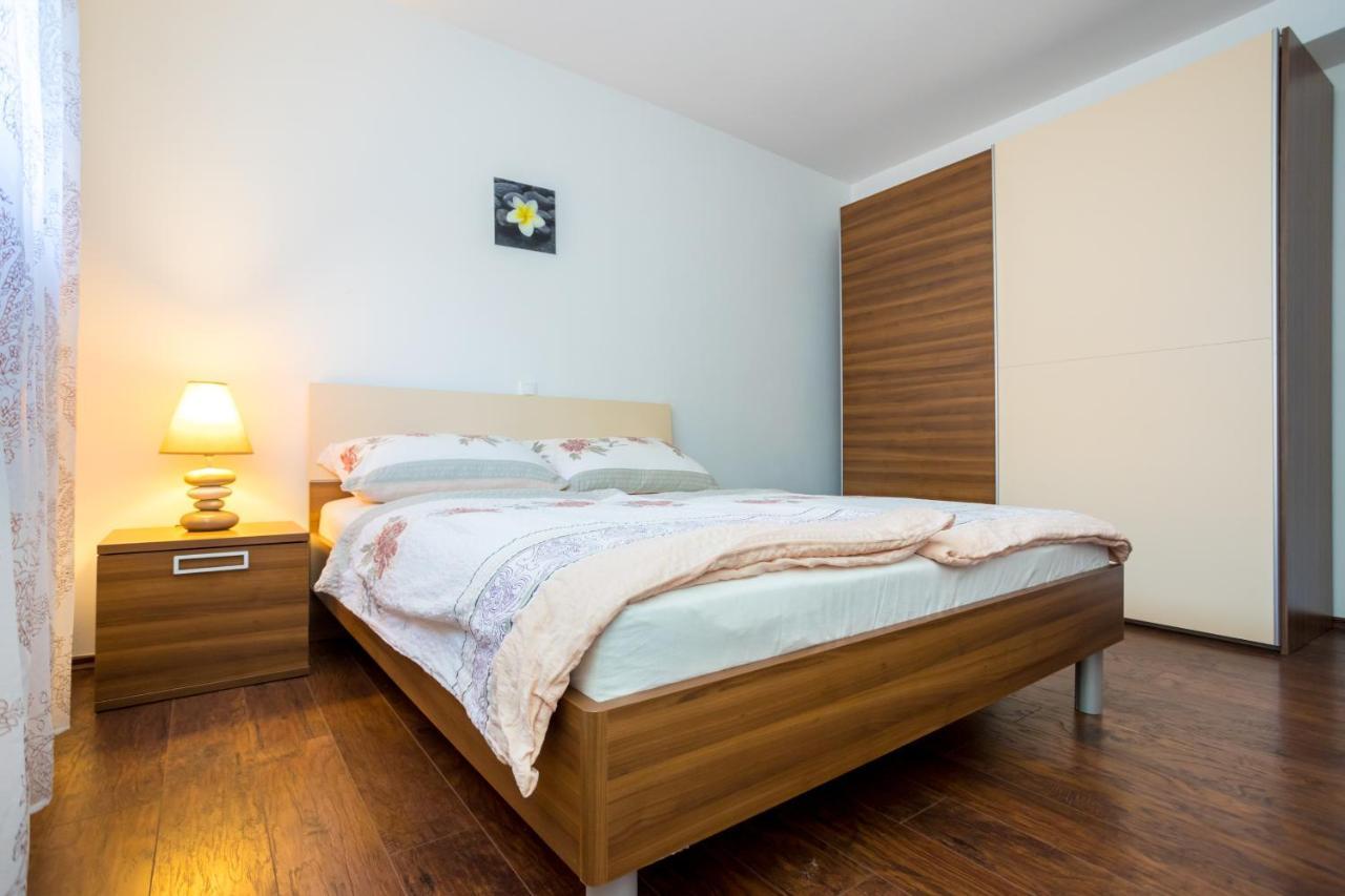Apartmani Sandra Malinska Sveti Vid-Miholjice Zewnętrze zdjęcie