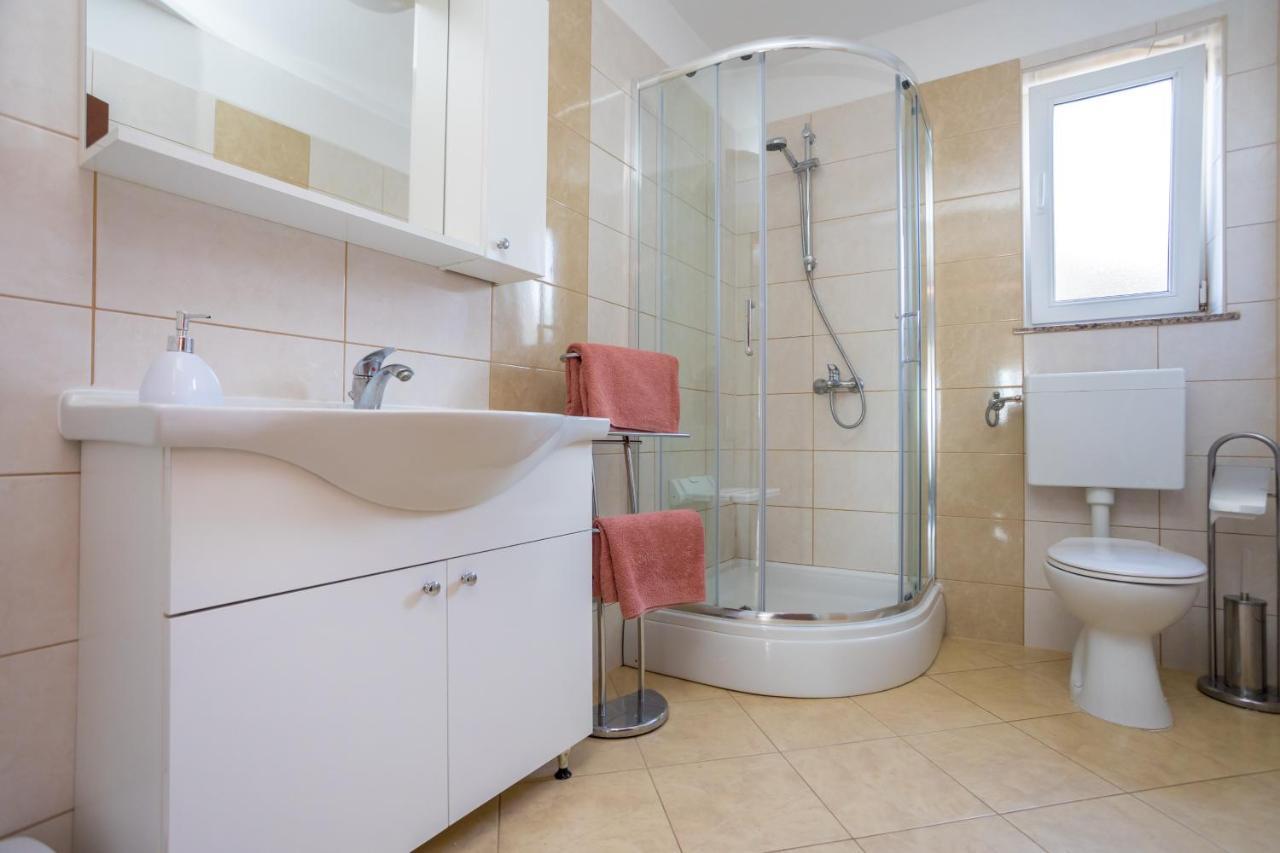 Apartmani Sandra Malinska Sveti Vid-Miholjice Zewnętrze zdjęcie