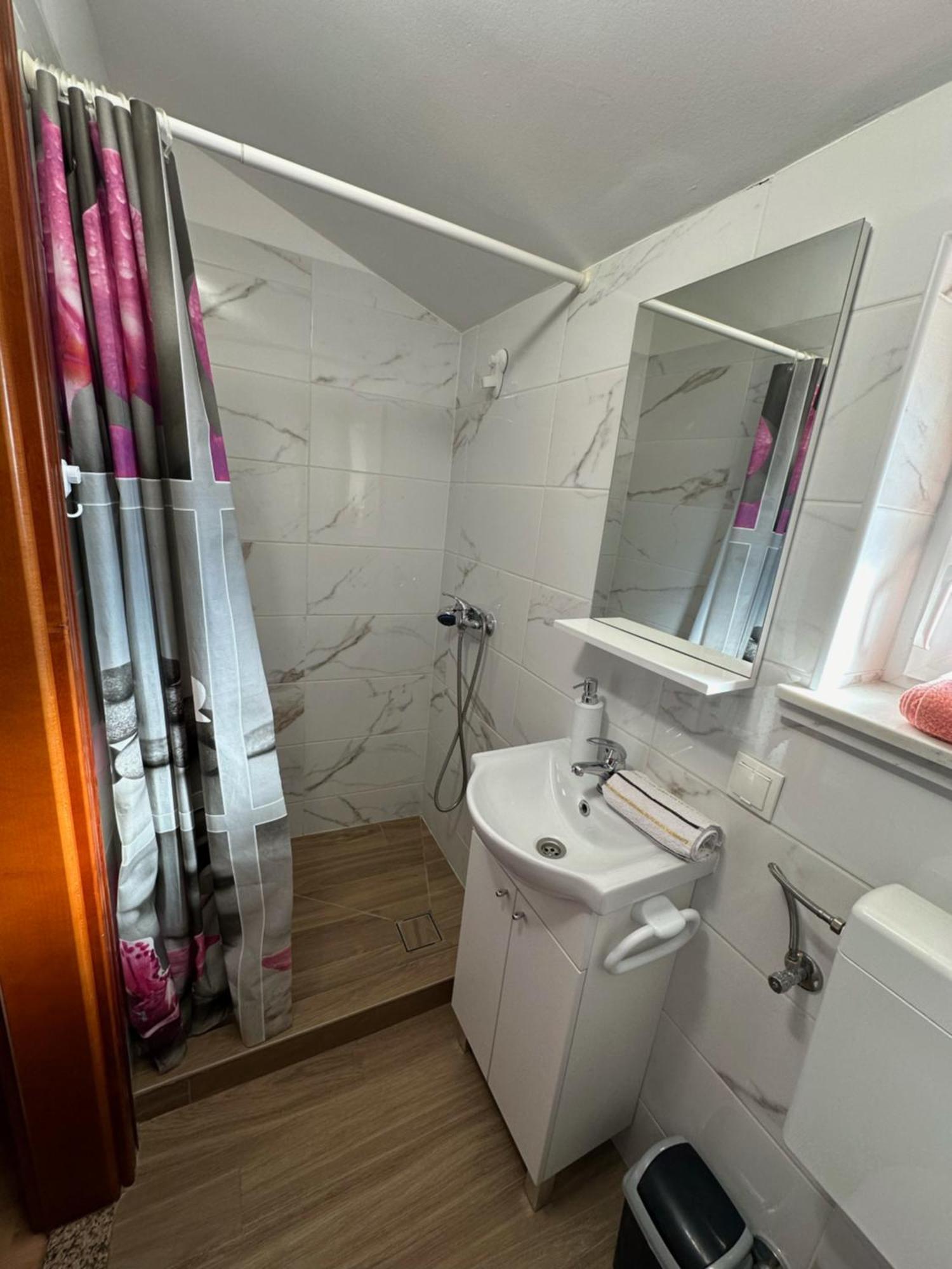 Apartmani Sandra Malinska Sveti Vid-Miholjice Zewnętrze zdjęcie