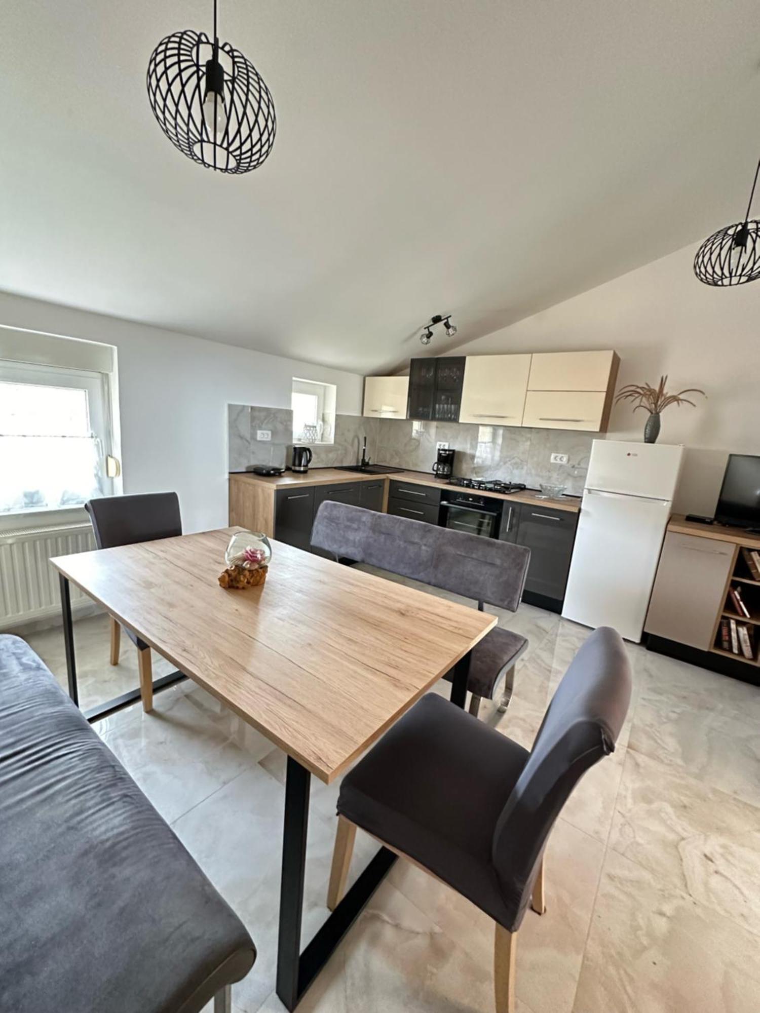 Apartmani Sandra Malinska Sveti Vid-Miholjice Zewnętrze zdjęcie